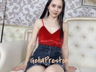 GeliaPreston Salopes de 18 ans