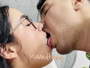 Miaandtonny