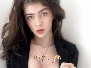 TinyMegan Salopes de 18 ans